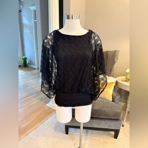Lace Top (no size or brand tag) Fits like a small